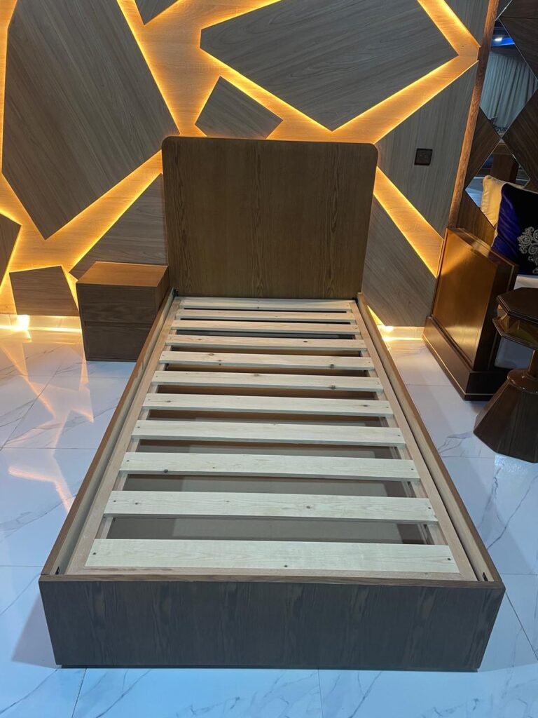 Chambre à coucher sur mesure en bois massif — Dar Dmana Decor