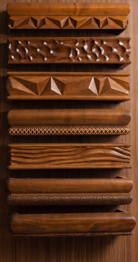 Profils de dossiers de sedari sculptés en bois massif — collection Salon Premium, Dar Dmana Decor