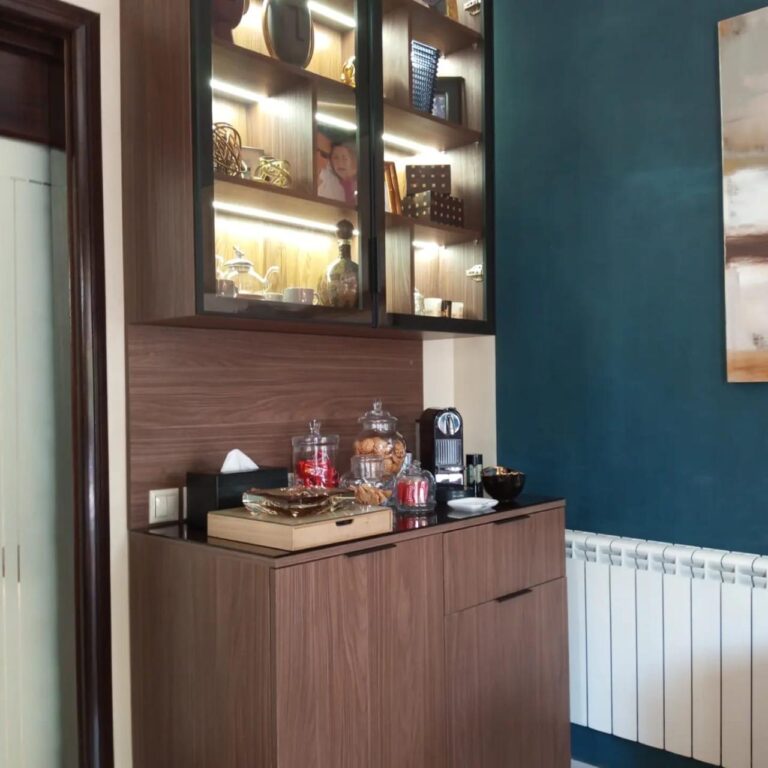 Habillage Muraille sur mesure en bois massif — Dar Dmana Decor