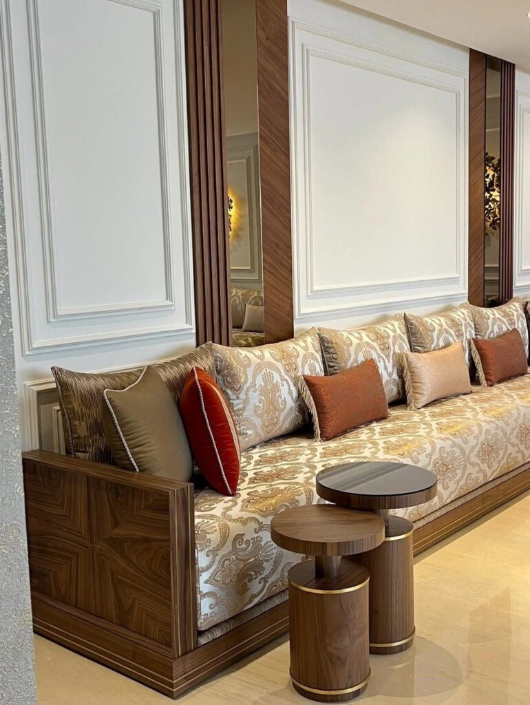 Salon marocain Noyer sur mesure en bois massif — Salon Premium