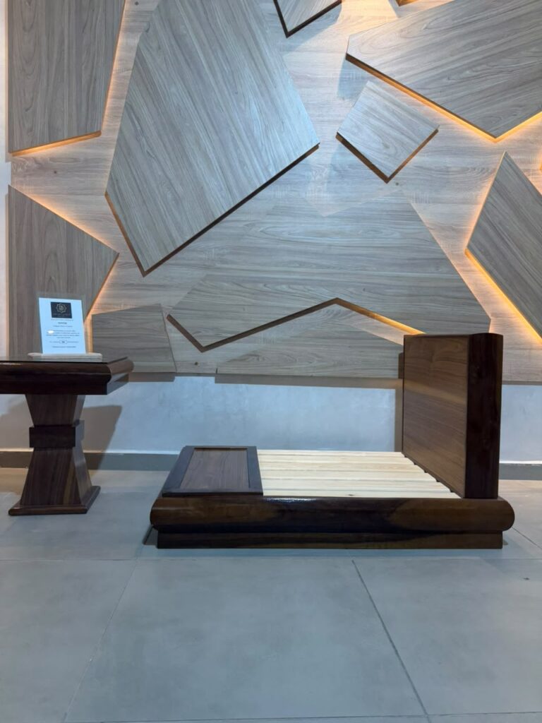 Salon marocain Noyer sur mesure en bois massif — Salon Premium