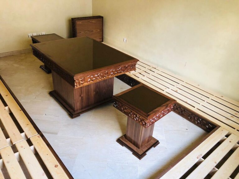 Salon marocain Noyer sur mesure en bois massif — Salon Premium